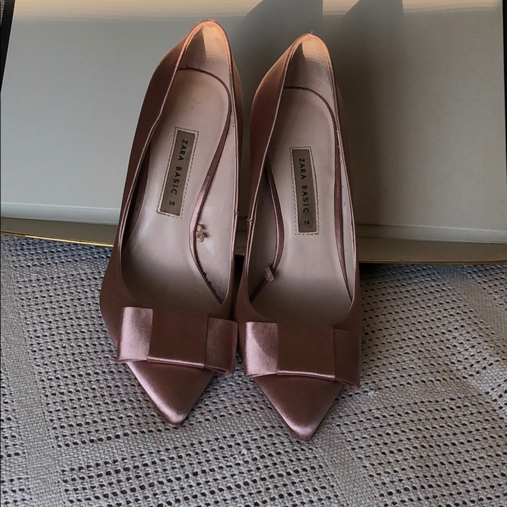 Blush pink satin pumps by Zara